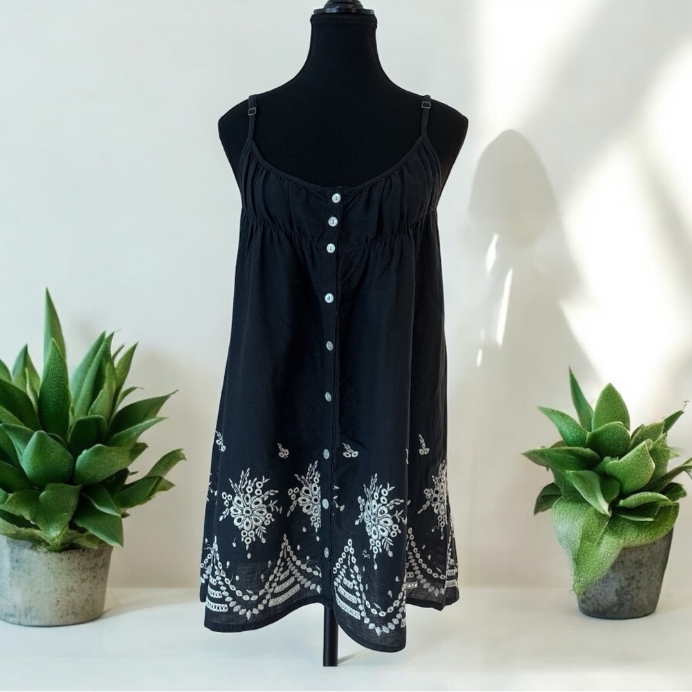 Le Lis Blanc Deux Navy Blue Embroidered Tunic – Size M